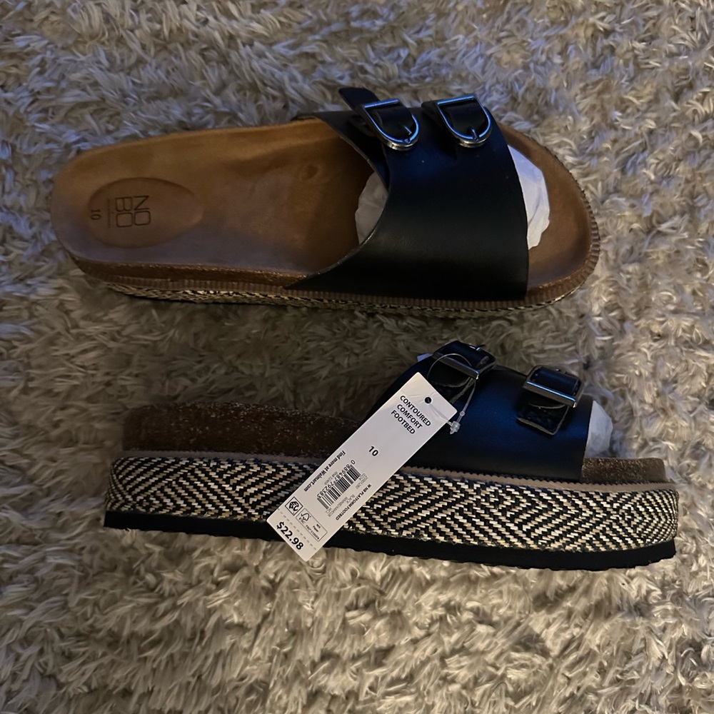 NWT No Boundaries Black and white platform sandals #platformsandals